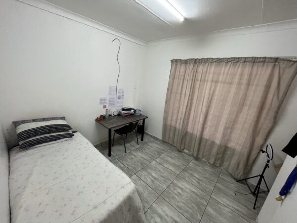 Room 07, Single, 194 Paul Kruger Street - Image 3