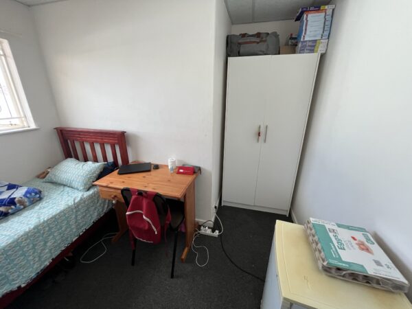 Room 10, Single, 57 Boersma Street - Image 2