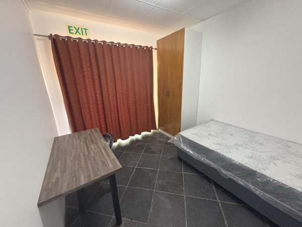 Room 09, Single, 20 Ross Street - Image 2