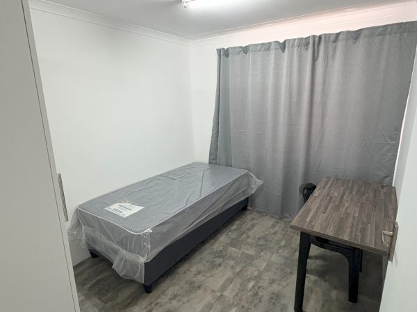 Room 21 A, Sharing, 20 Ross Street - Image 2